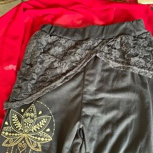 Yoga inspired sports leggings